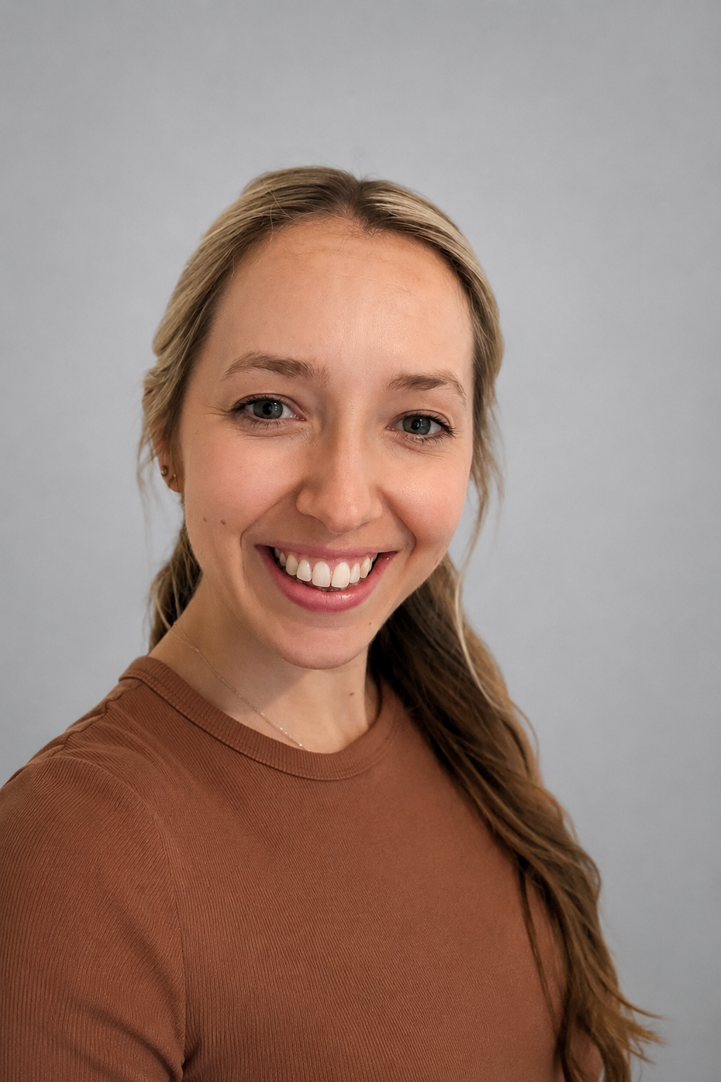alexandra-barker-profile