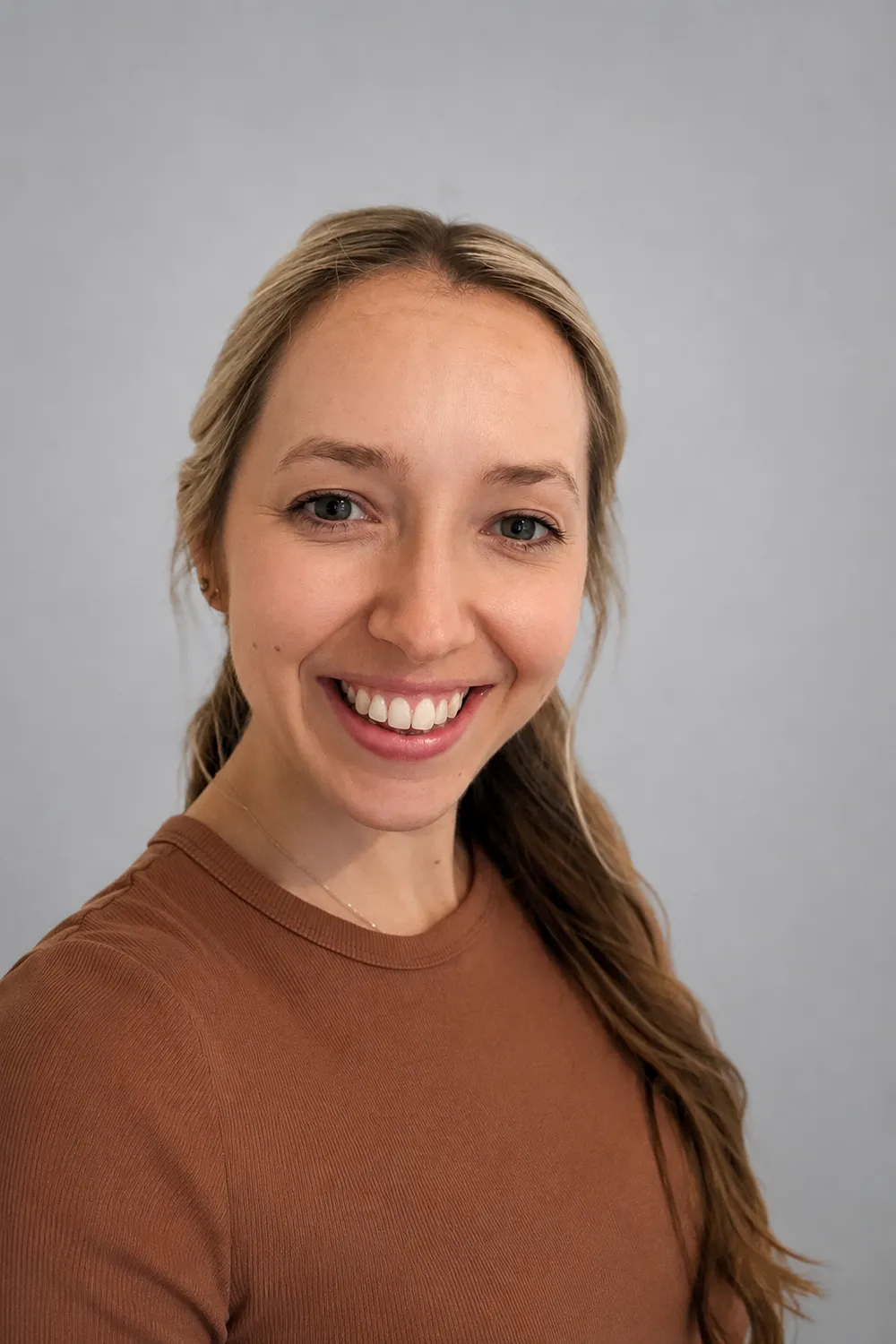 alexandra-barker-profile